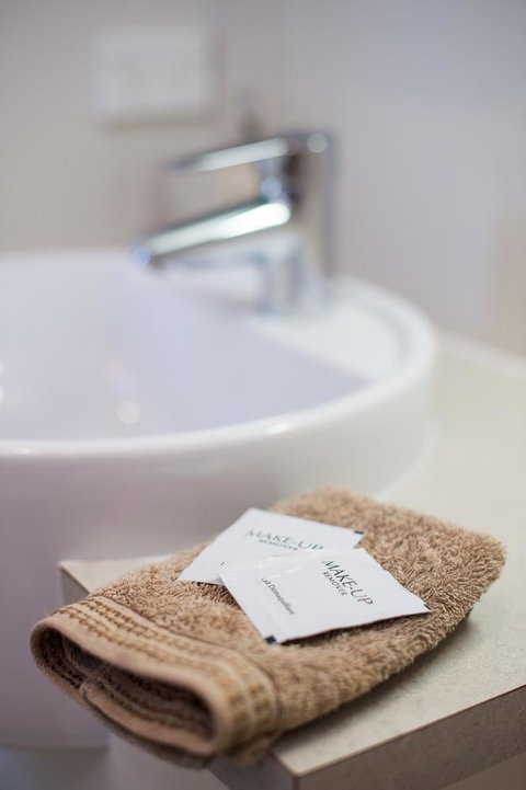 By The Beach B&B Self Contained Apartments - New Castle Holiday 11