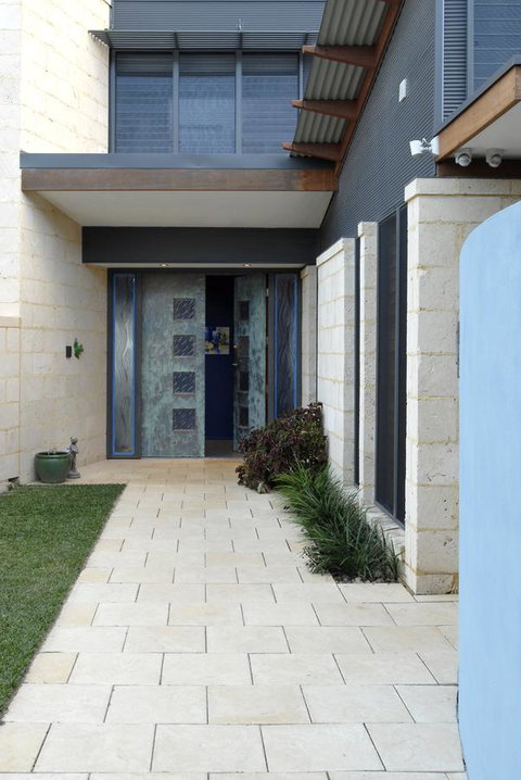 By The Beach B&B Self Contained Apartments - New Castle Holiday 4