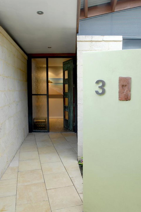 By The Beach B&B Self Contained Apartments - New Castle Holiday 26