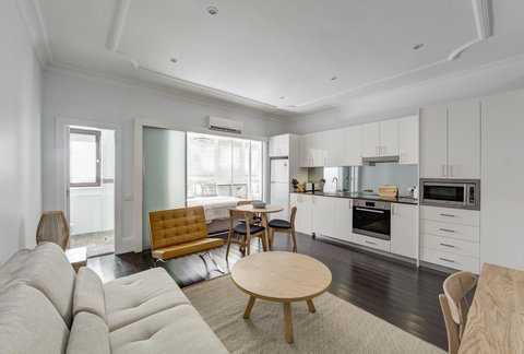 Regents Court Sydney - New Castle Holiday 14