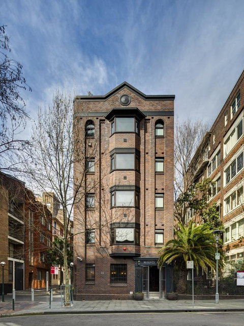 Regents Court Sydney - New Castle Holiday 1