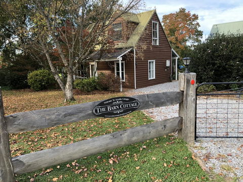 Arcadia - The Barn Cottage & Rosehill Cottage - New Castle Holiday 1