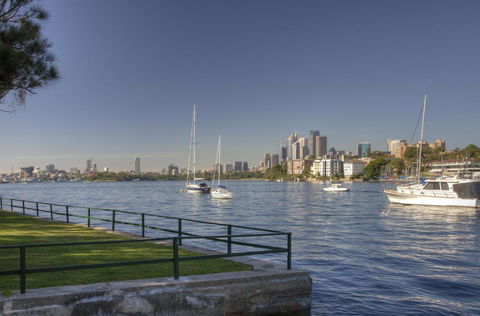 Summery, Spacious 4 Bed Home In Kurraba Point - New Castle Holiday 20