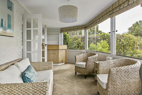 Summery, Spacious 4 Bed Home In Kurraba Point - New Castle Holiday 2
