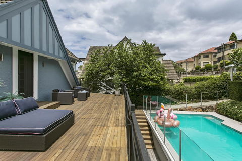 Summery, Spacious 4 Bed Home In Kurraba Point - New Castle Holiday 3