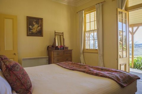 Hillview Heritage Hotel - New Castle Holiday 31