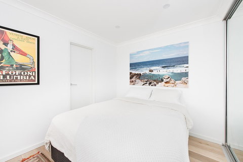 Right On Bondi - New Castle Holiday 9
