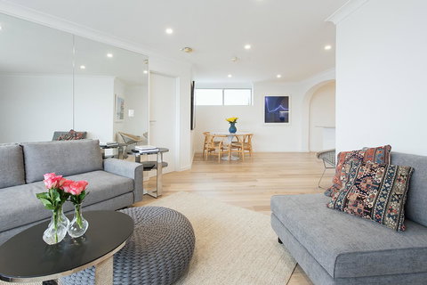 Right On Bondi - New Castle Holiday 3