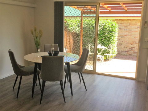Tic Tac Toe Quality Accommodation - New Castle Holiday 6