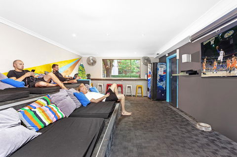 Summer House Kings Cross - New Castle Holiday 9