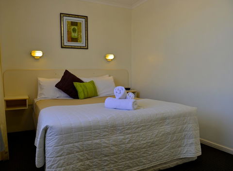 Beach House Holiday Apartments - New Castle Holiday 5