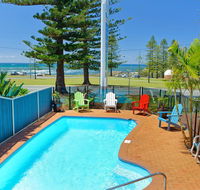 Beach House Holiday Apartments - New Castle Holiday