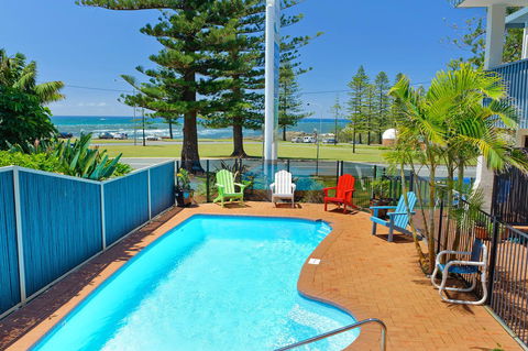 Beach House Holiday Apartments - New Castle Holiday 0
