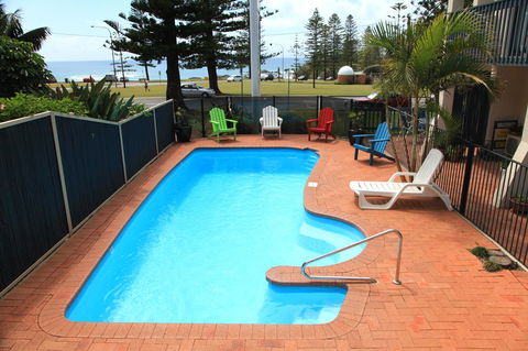 Beach House Holiday Apartments - New Castle Holiday 19