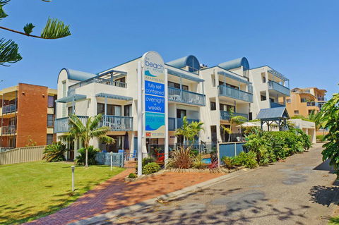 Beach House Holiday Apartments - New Castle Holiday 13