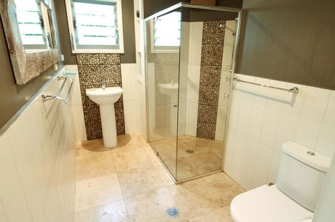 Valla's Beach House - New Castle Holiday 13