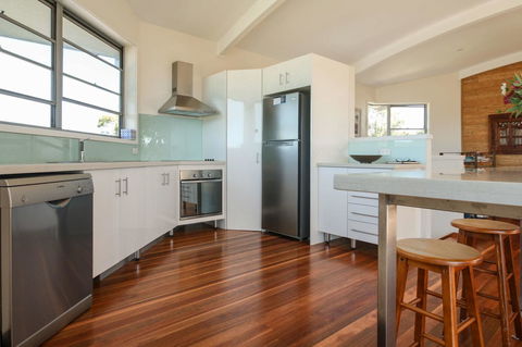 Valla's Beach House - New Castle Holiday 12