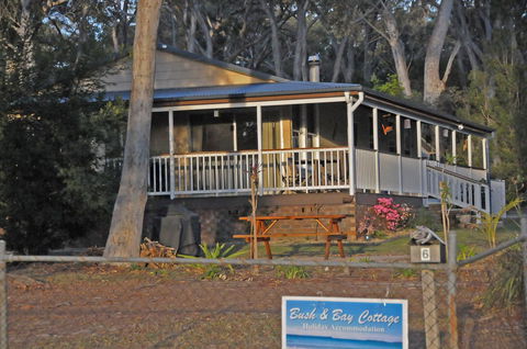 Bush & Bay Cottage - New Castle Holiday 6