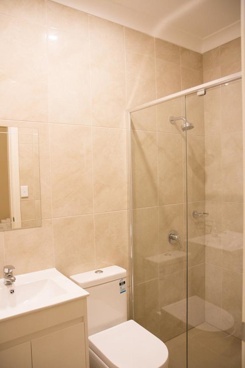 T&M HOUSE - New Castle Holiday 19