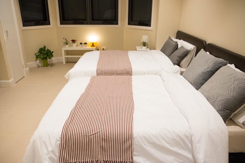 T&M HOUSE - New Castle Holiday 35