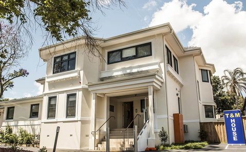 T&M HOUSE - New Castle Holiday 39