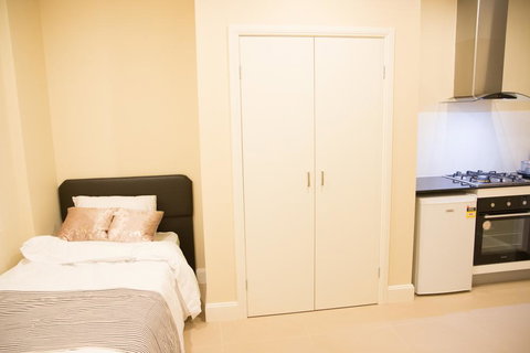 T&M HOUSE - New Castle Holiday 25