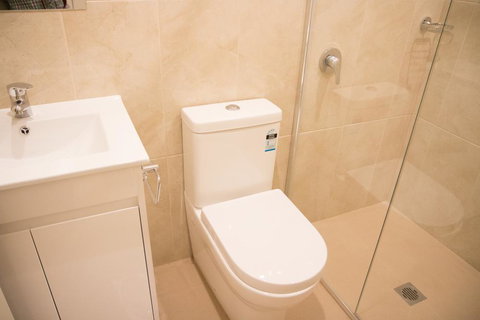 T&M HOUSE - New Castle Holiday 15