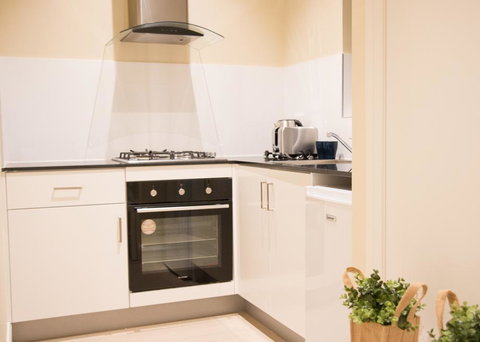 T&M HOUSE - New Castle Holiday 2