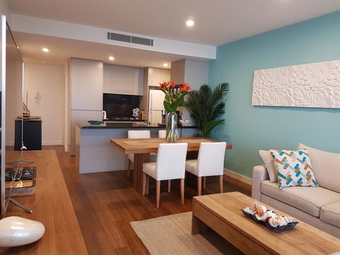 Arena Luxury Beachfront Apartment - New Castle Holiday 39