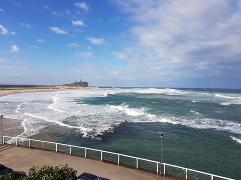 Arena Luxury Beachfront Apartment - New Castle Holiday 40