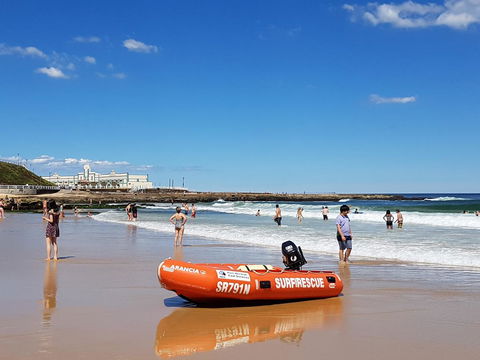 Arena Luxury Beachfront Apartment - New Castle Holiday 6