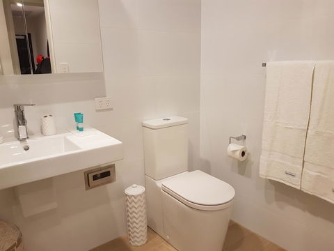 Arena Luxury Beachfront Apartment - New Castle Holiday 30