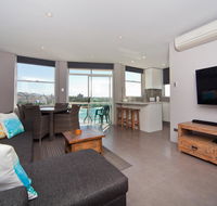 Gorgeous Coogee Views 2 beds WT21 - New Castle Holiday