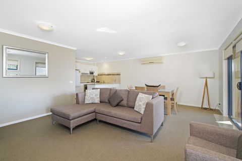 South Pacific Apartments - New Castle Holiday 9
