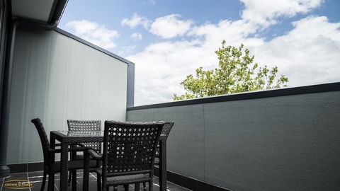 Crown On Darby Newcastle - New Castle Holiday 1