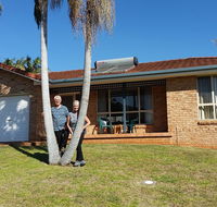 Twin Palms Holiday House at Lighthouse - New Castle Holiday