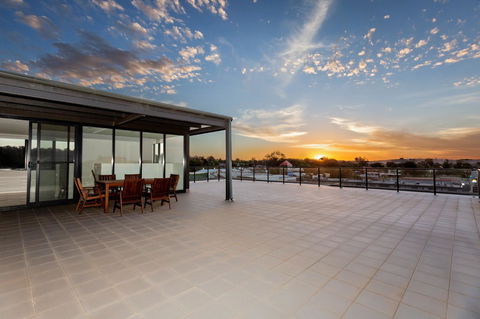 The Penthouse - New Castle Holiday 33