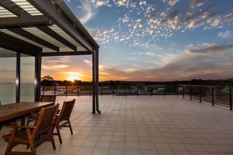 The Penthouse - New Castle Holiday 0