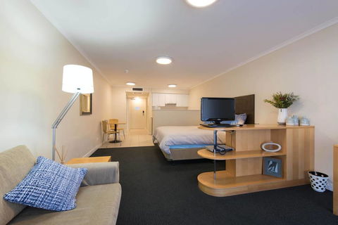 Grande Esplanade Studio - New Castle Holiday 6