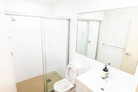 Near Train Station, New 2 BR Apt/free Parking - New Castle Holiday 29