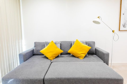 Near Train Station, New 2 BR Apt/free Parking - New Castle Holiday 18