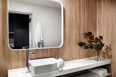 Veriu Green Square - New Castle Holiday 6