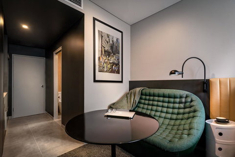 Veriu Green Square - New Castle Holiday 16