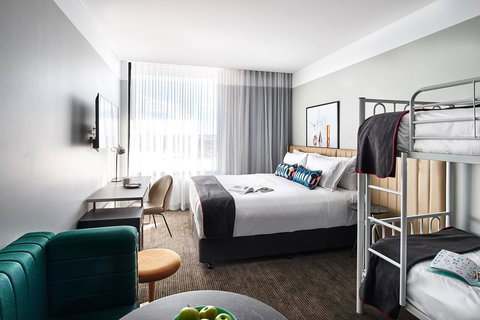 Veriu Green Square - New Castle Holiday 4