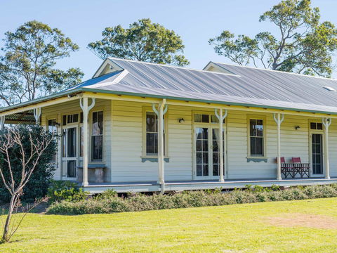 Roscrea Homestead Premier Homestead Accommodation - New Castle Holiday 24