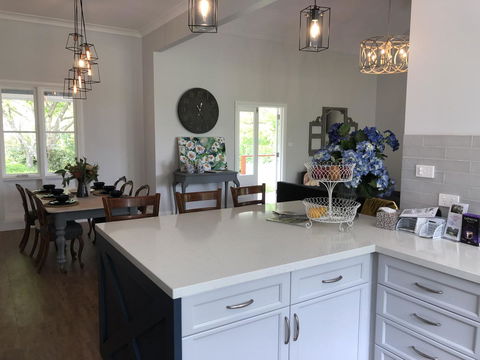 Chanticleer Gardens Barn Cottage With A Pool - New Castle Holiday 27