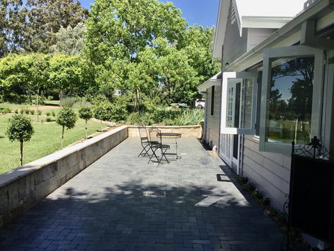 Chanticleer Gardens Barn Cottage With A Pool - New Castle Holiday 4