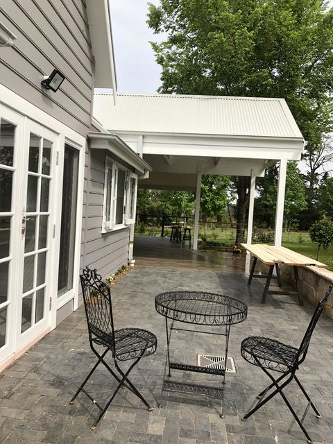 Chanticleer Gardens Barn Cottage With A Pool - New Castle Holiday 25