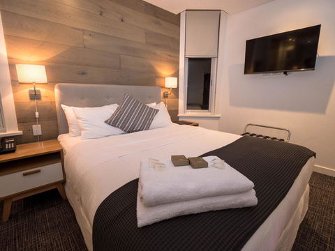 Crown Hotel Surry Hills - New Castle Holiday 2