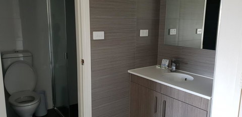 Carlton Suites - New Castle Holiday 11